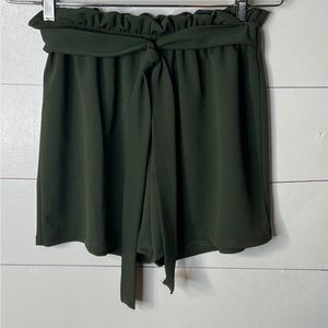 AUTUMN SUNSET GREEN PULL ON SHORTS SZ M NWT